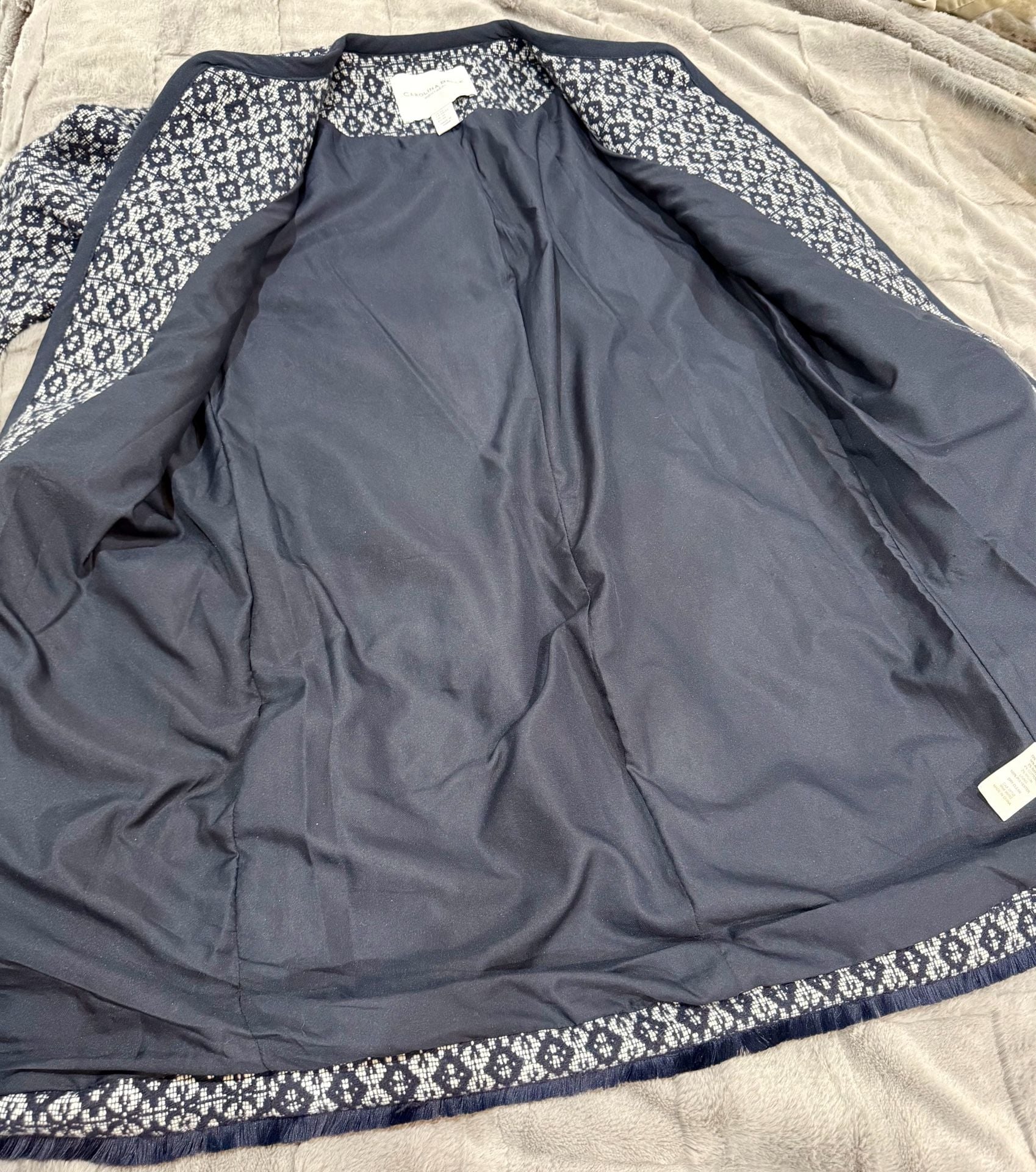 Carolina Belle Montreal Navy and White Geometric Pattern Collarless Open Front Jacket 4
