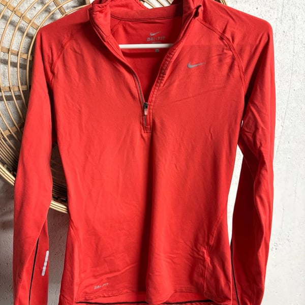 Nike Women's Element Dri-FIT Quarter-Zip Running Top Orange Small