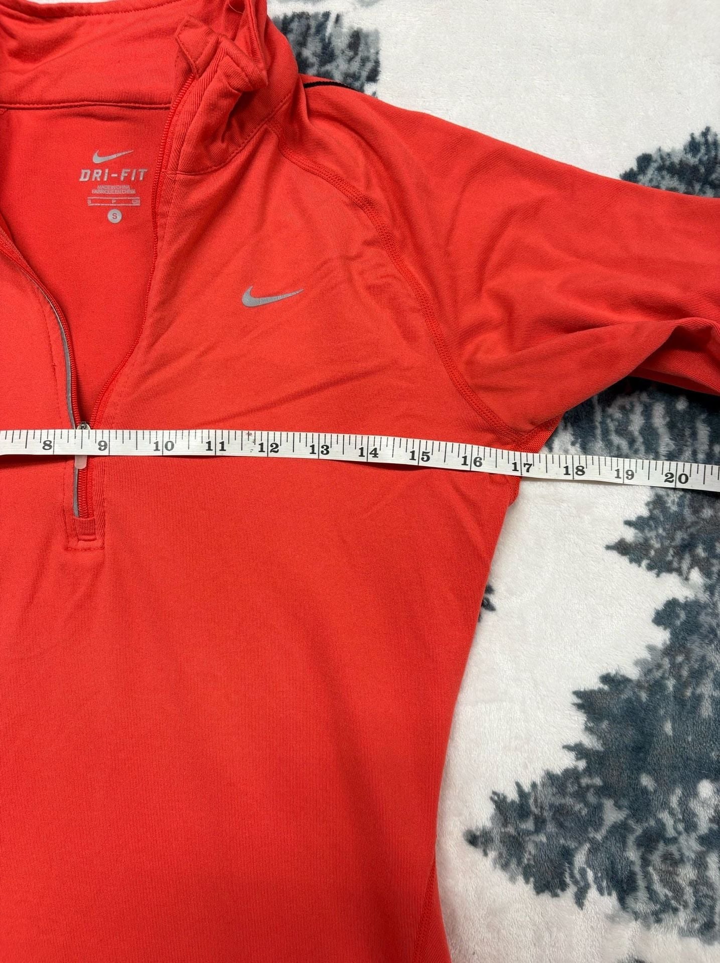 Nike Women's Element Dri-FIT Quarter-Zip Running Top Orange Small 5