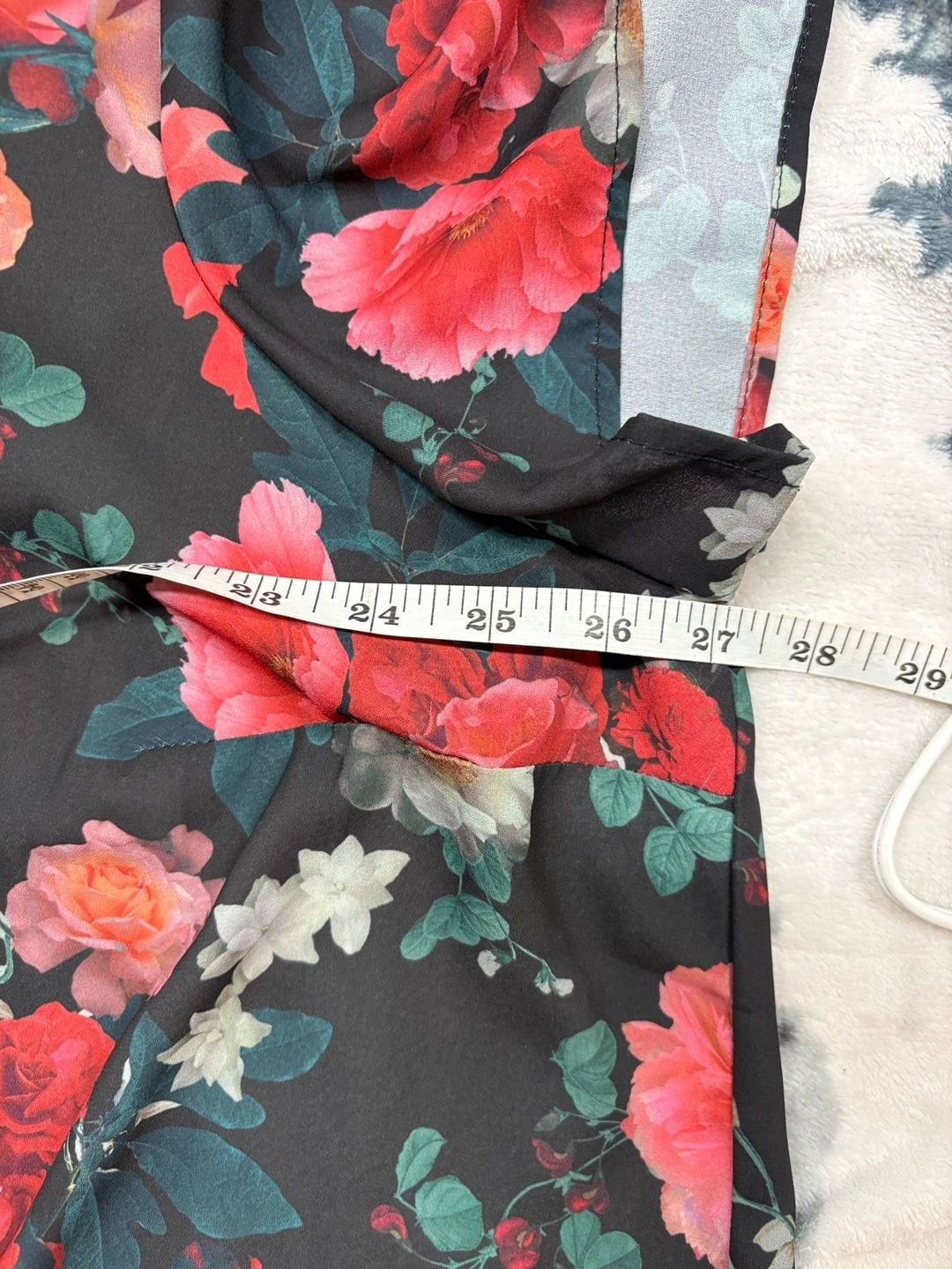 Torrid Black Rose Floral Georgette Short Sleeve Hi-Low Tunic Blouse Size 3 4