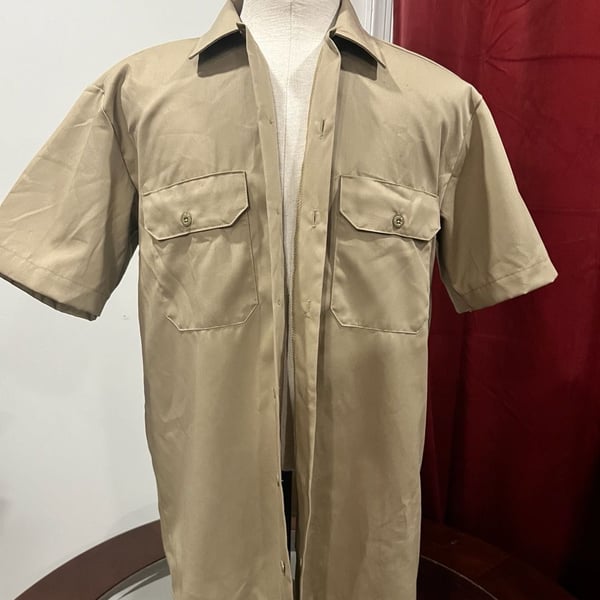 Dickies Short Sleeve Khaki Work Shirt with Dual Chest Pockets