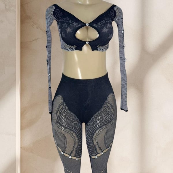 Black Two Piece Set – Long Sleeve Crop Top & High Waisted Leggings Sexy Y2K ✧
