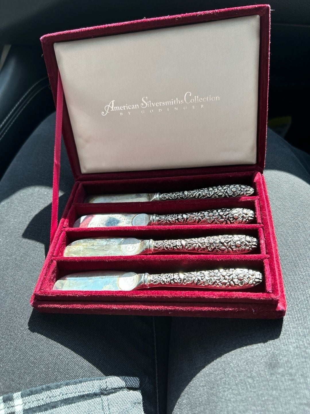 Vintage Godinger Silver Art Co. Floral Butter Spreader Set of 4 with Box 1