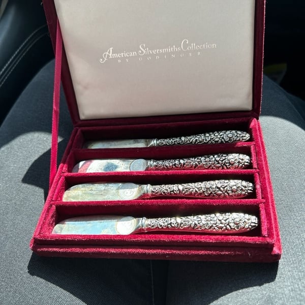 Vintage Godinger Silver Art Co. Floral Butter Spreader Set of 4 with Box