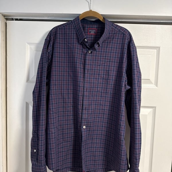 UNTUCKit Men's Navy and Red Plaid Button-Down Shirt