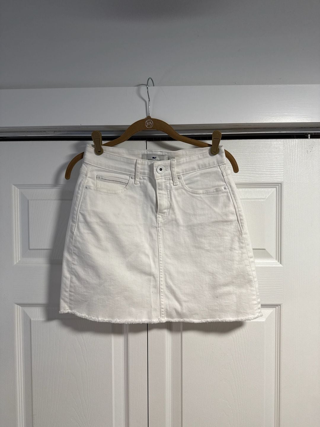 Vineyard Vines White Denim Raw Hem Mini Skirt Size 00 1
