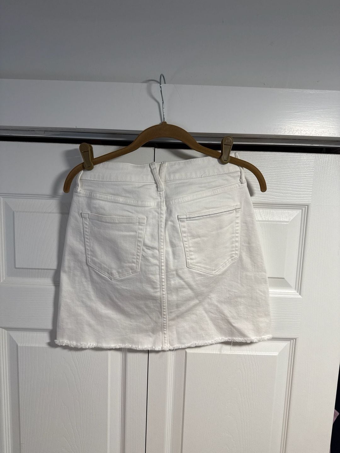 Vineyard Vines White Denim Raw Hem Mini Skirt Size 00 2