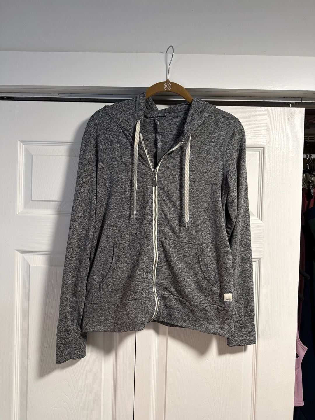 Vuori Women's Halo Performance Hoodie 2.0 In Heather Grey 2