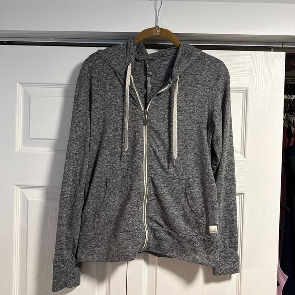 Vuori Women's Halo Performance Hoodie 2.0 In Heather Grey