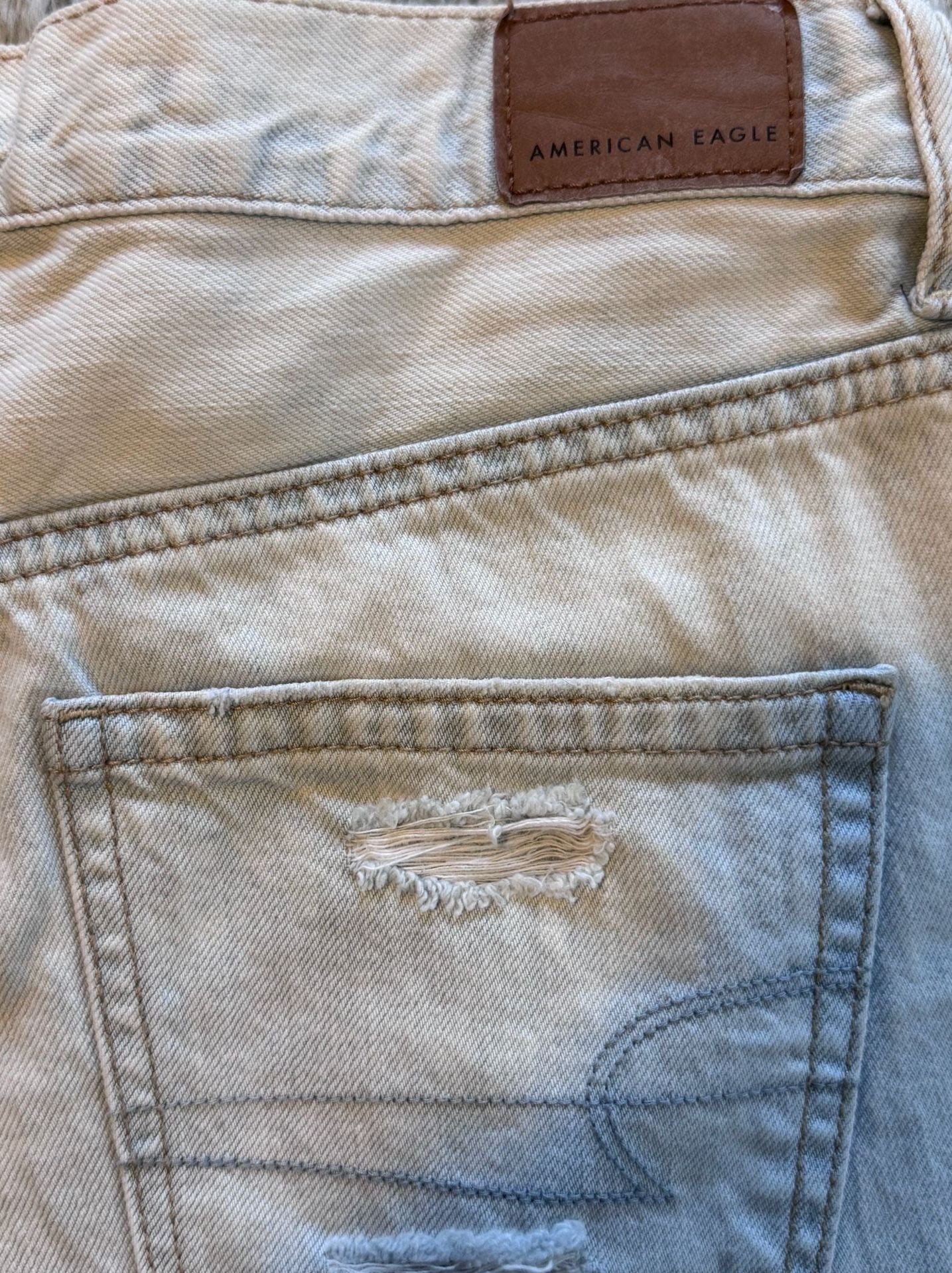 American Eagle Outfitters High-Rise Distressed Mom Jeans Size 2 5