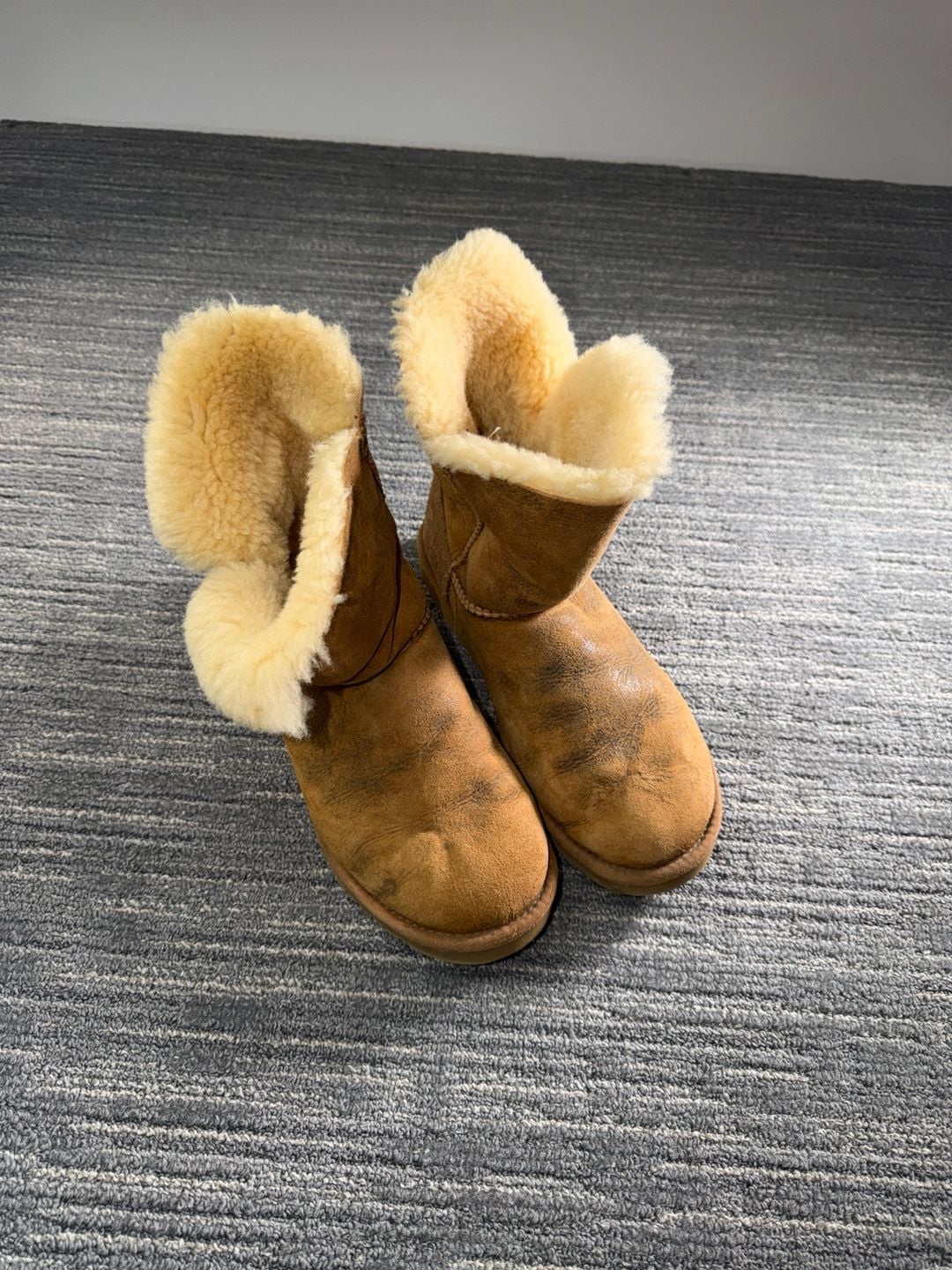 UGG Australia Bailey Button Bomber Suede Boots Size 11 5838 2