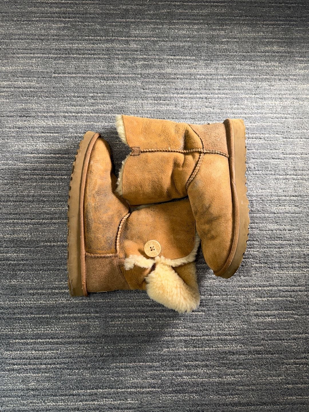 UGG Australia Bailey Button Bomber Suede Boots Size 11 5838 7