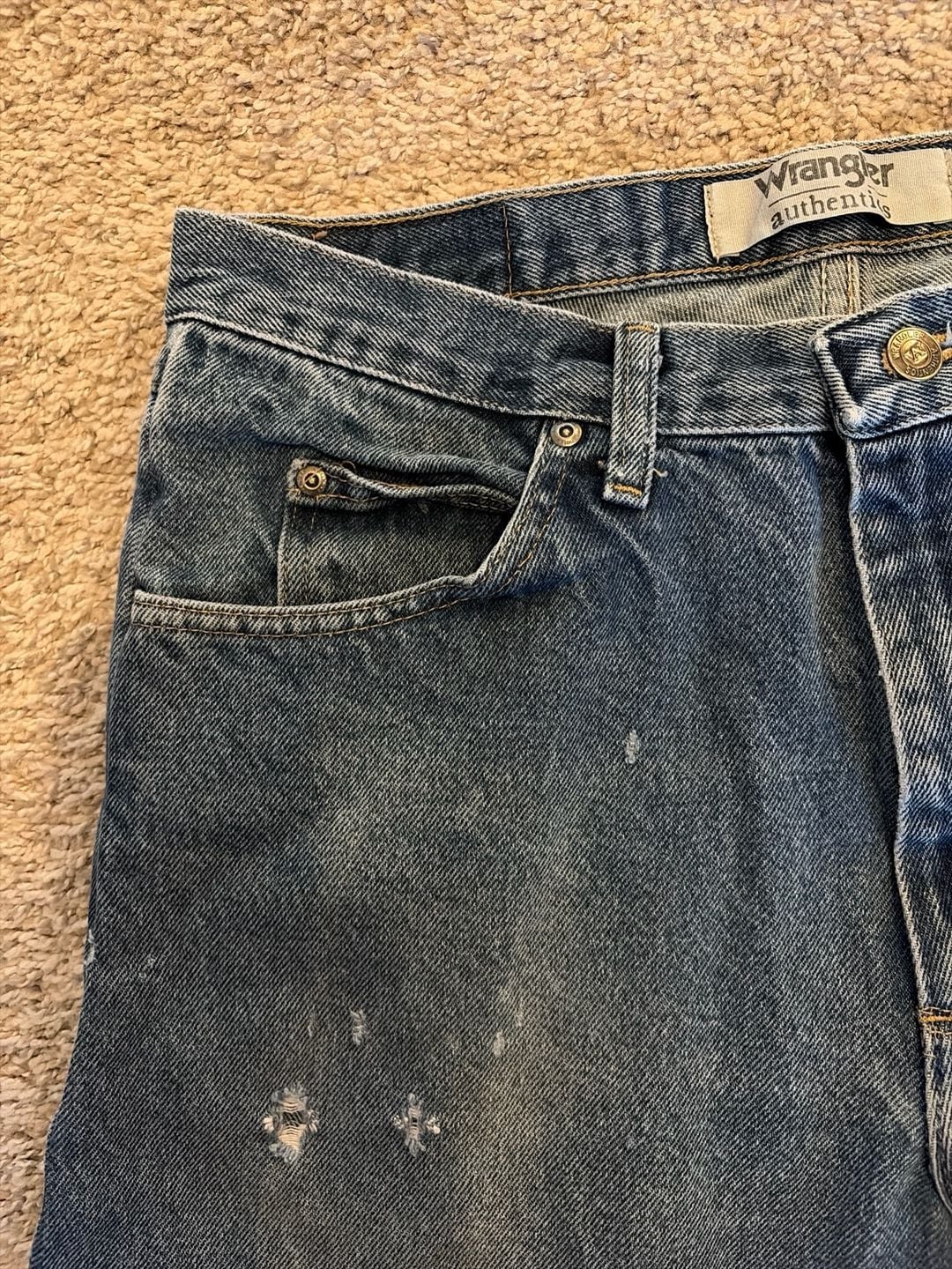Wrangler Authentics Men's Distressed Relaxed Fit Jeans Size 32x34 Blue Denim 4