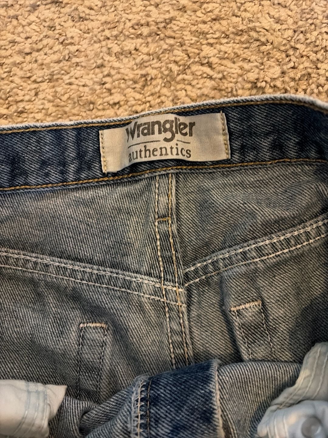Wrangler Authentics Men's Distressed Relaxed Fit Jeans Size 32x34 Blue Denim 5