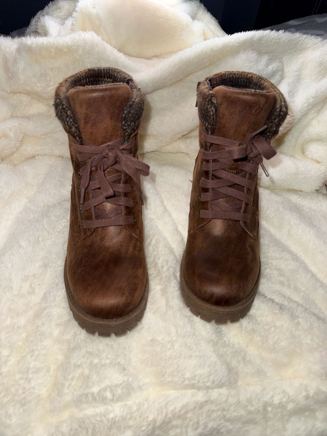 Brown Lace-Up Ankle Boots with Knit Cuff Bullboxer 2