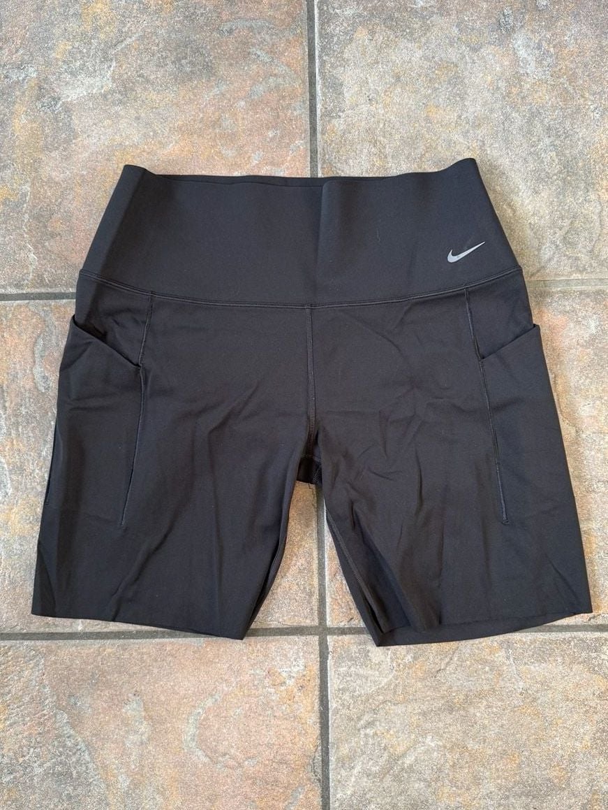 Nike Universa Women's Dri-FIT Training Medium-Support High-Waisted 8" Biker Shorts with Pockets 2