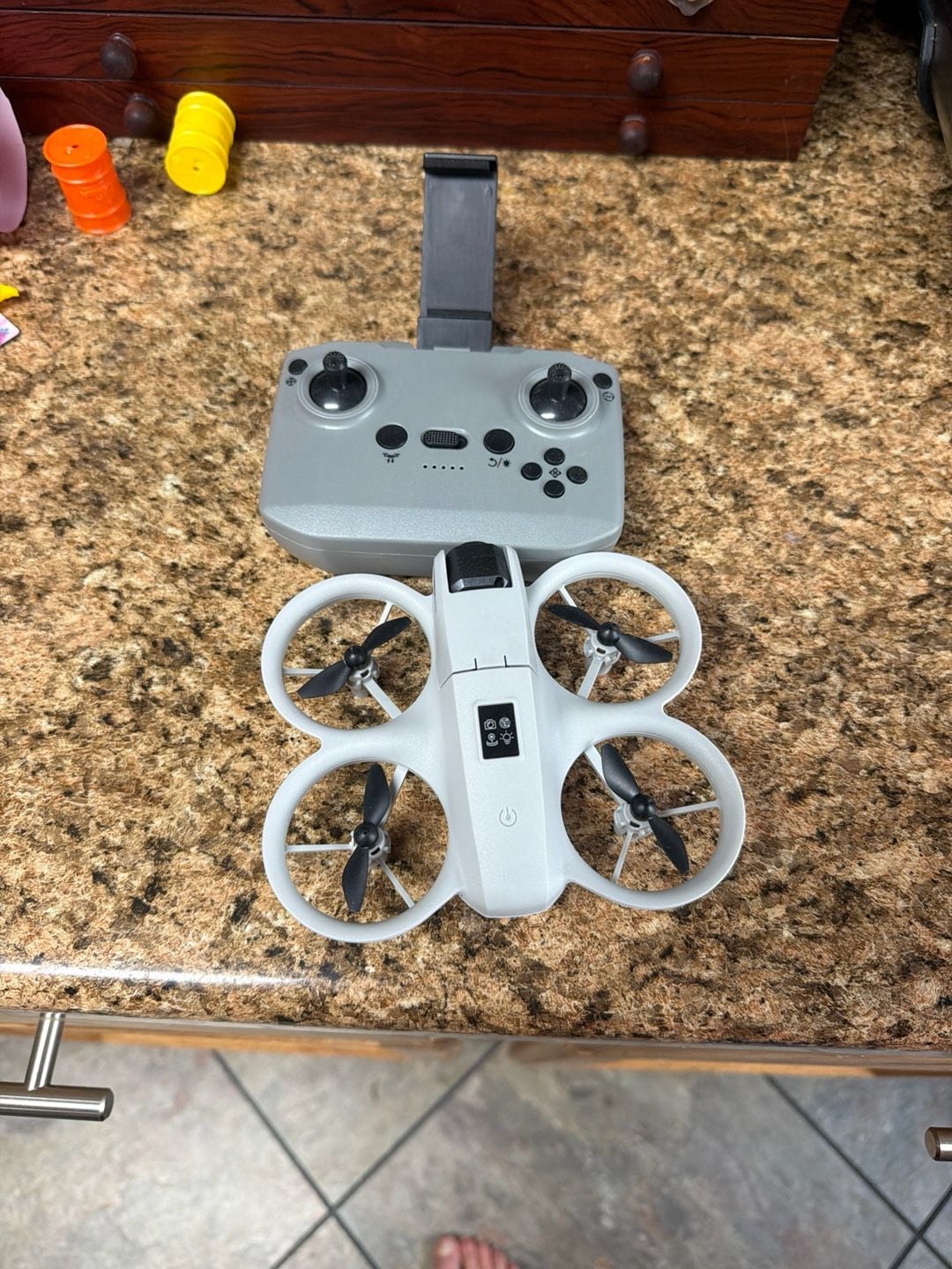 JoyStone GT3 Mini Drone with 1080P HD Camera and Remote Control 1