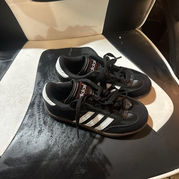NEW Adidas Samba KIDS JUNIOR TEENS BLACK (IF1945 SOCCER UNISEX SIZE 1Y
