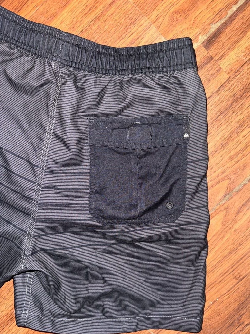 Mens medium Quiksilver Gray striped Volley shorts 8