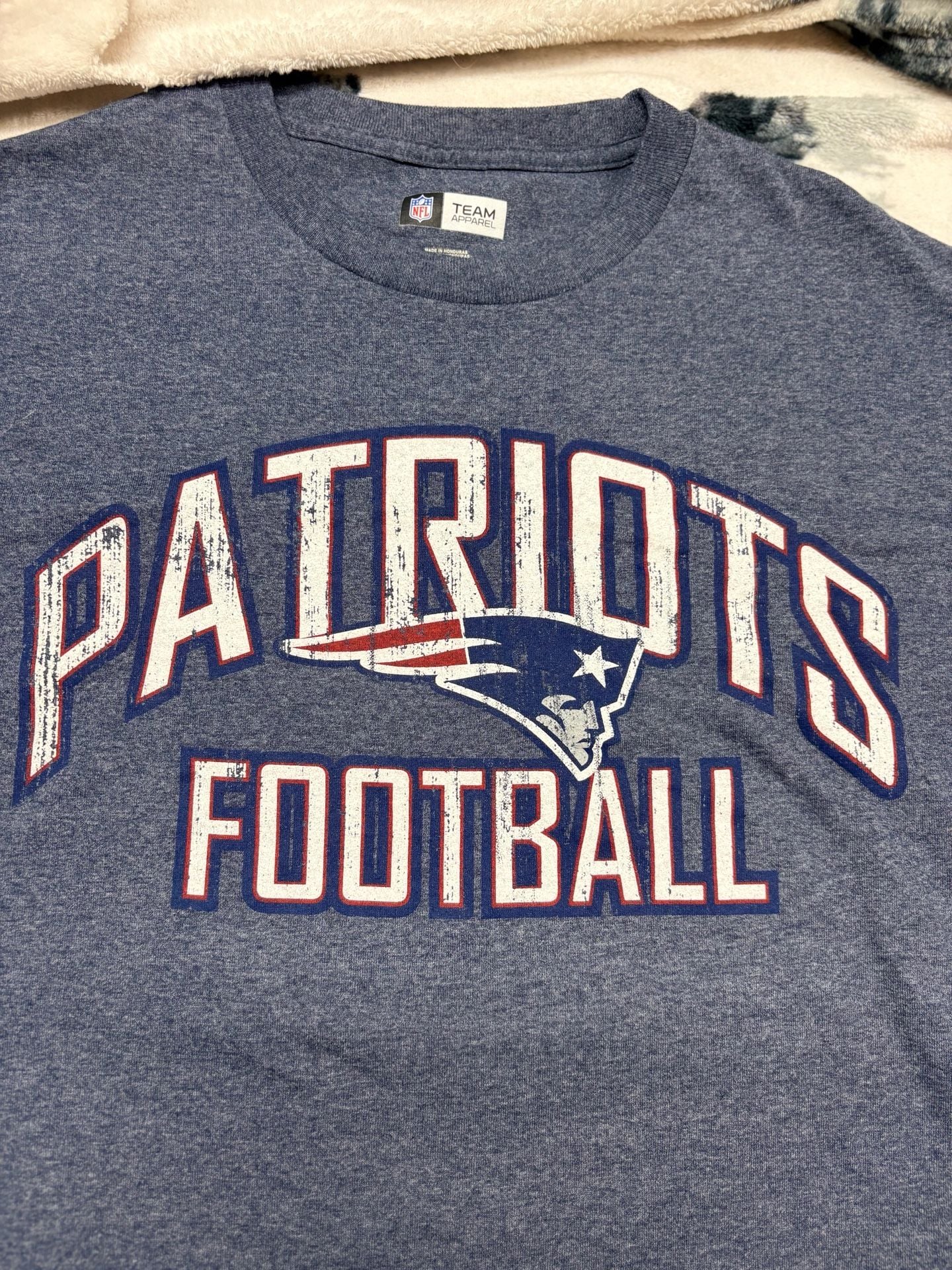 New England Patriots NFL Team Apparel Men's Large Heather Blue Graphic T-Shirt 3