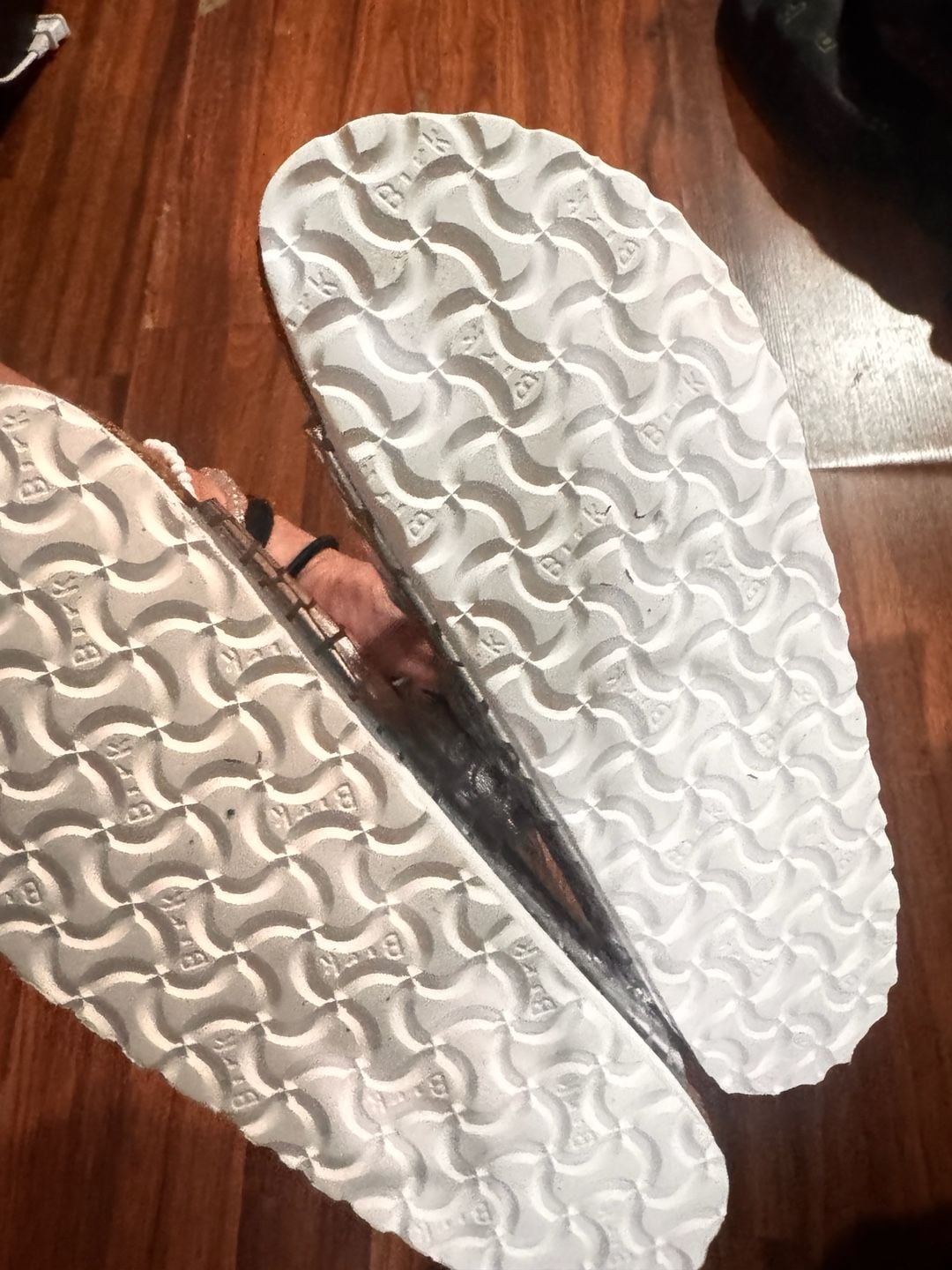 Birkenstock Arizona Gator Gleam Silver Metallic Sandals Size 40 9