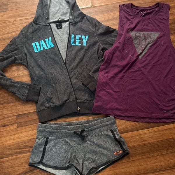 Oakley Women's 3-Piece Activewear Bundle - Hoodie, Muscle Tank, and Shorts S