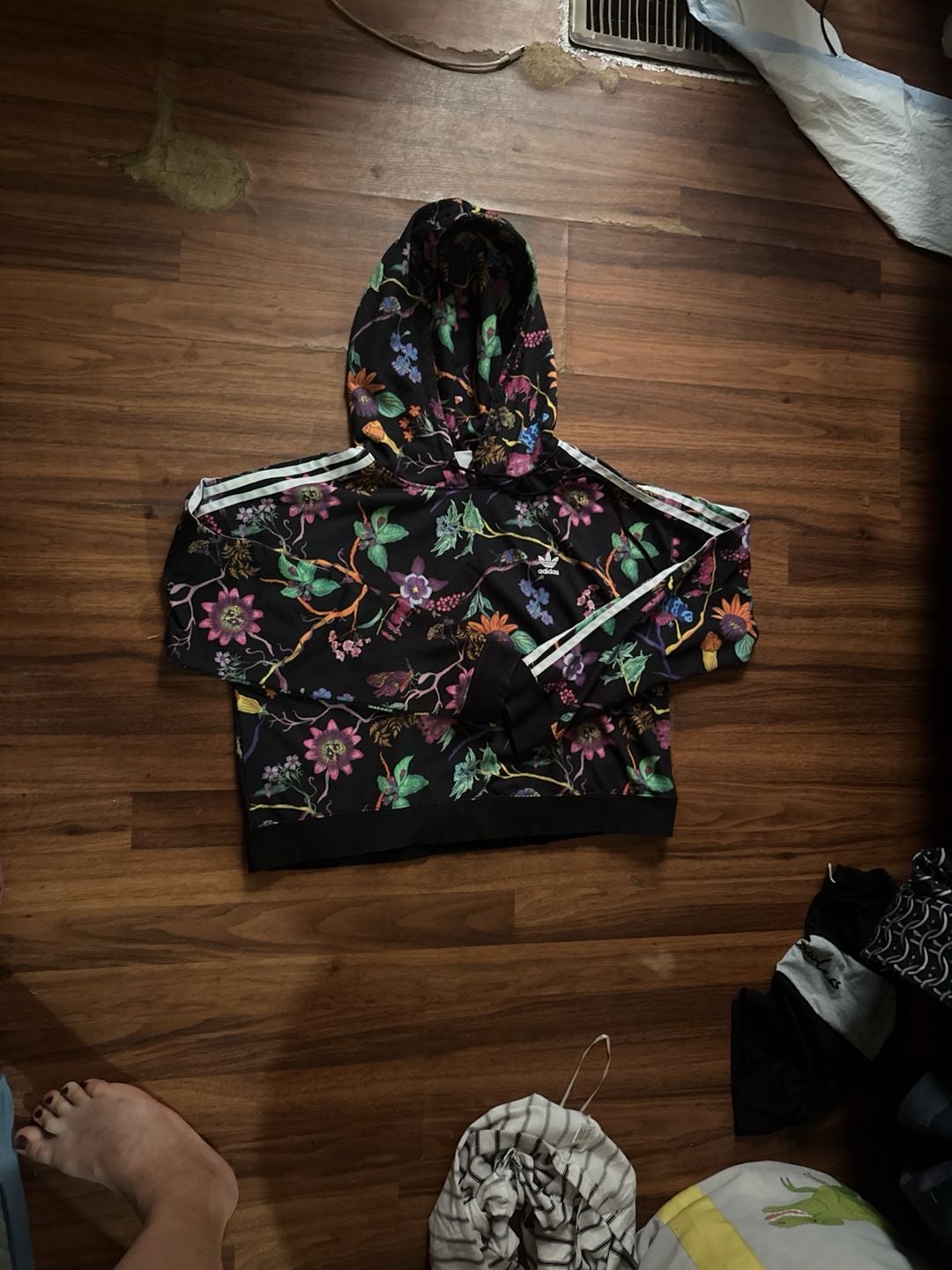 Adidas Poisonous Garden Floral Cropped Hoodie Logo 3 Stripes Womens 1