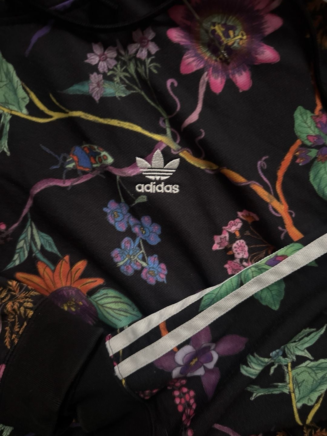 Adidas Poisonous Garden Floral Cropped Hoodie Logo 3 Stripes Womens 2