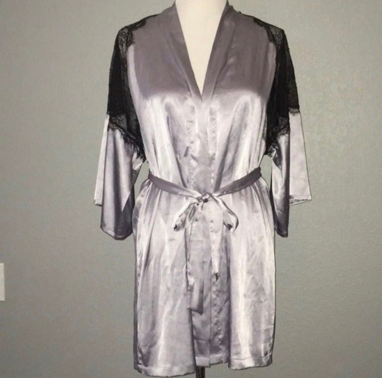 Victoria’s Secret Satin Lace Robe Angel Wings Gray Kimono M/L 7