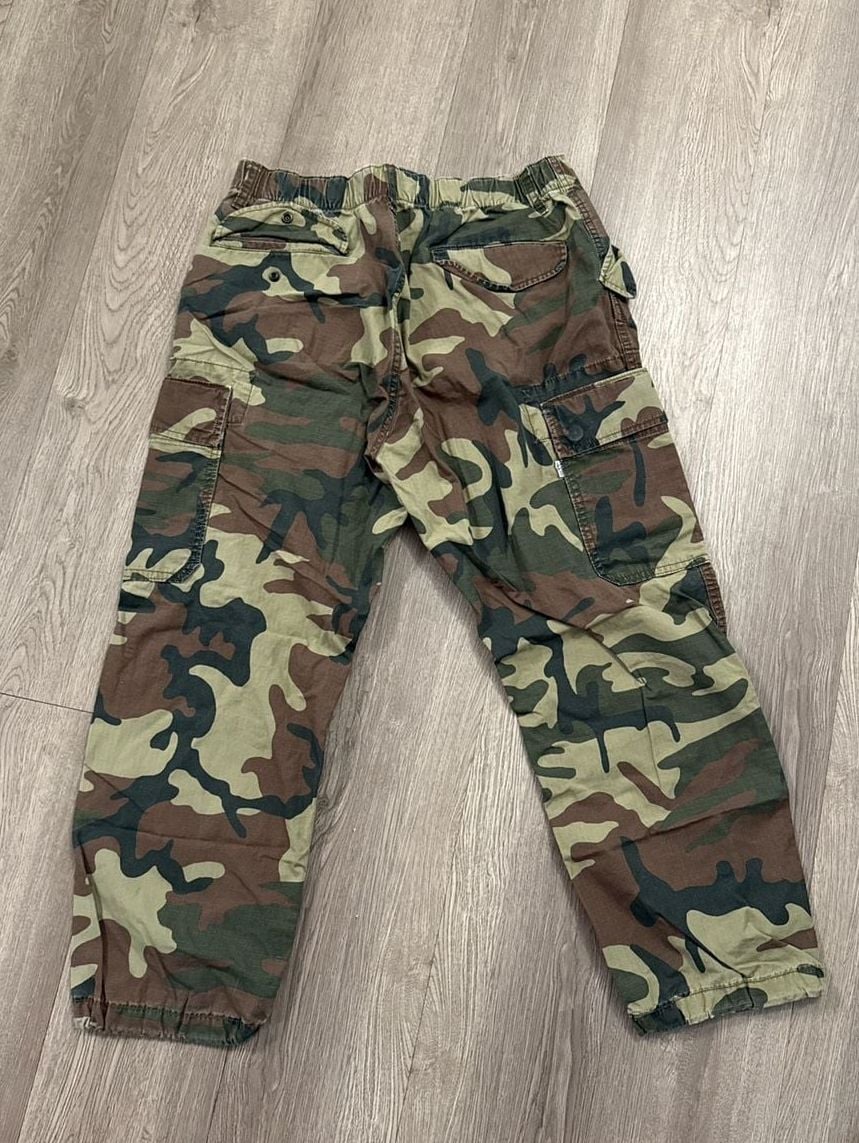 Levi's Men's XX Relaxed-Fit Straight-Leg Ripstop Woodland Camo Cargo Pants 4