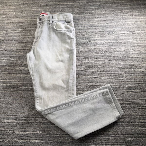 Tommy Hilfiger Men's 30x30 Straight Fit Jeans Light Wash Gray Bleach