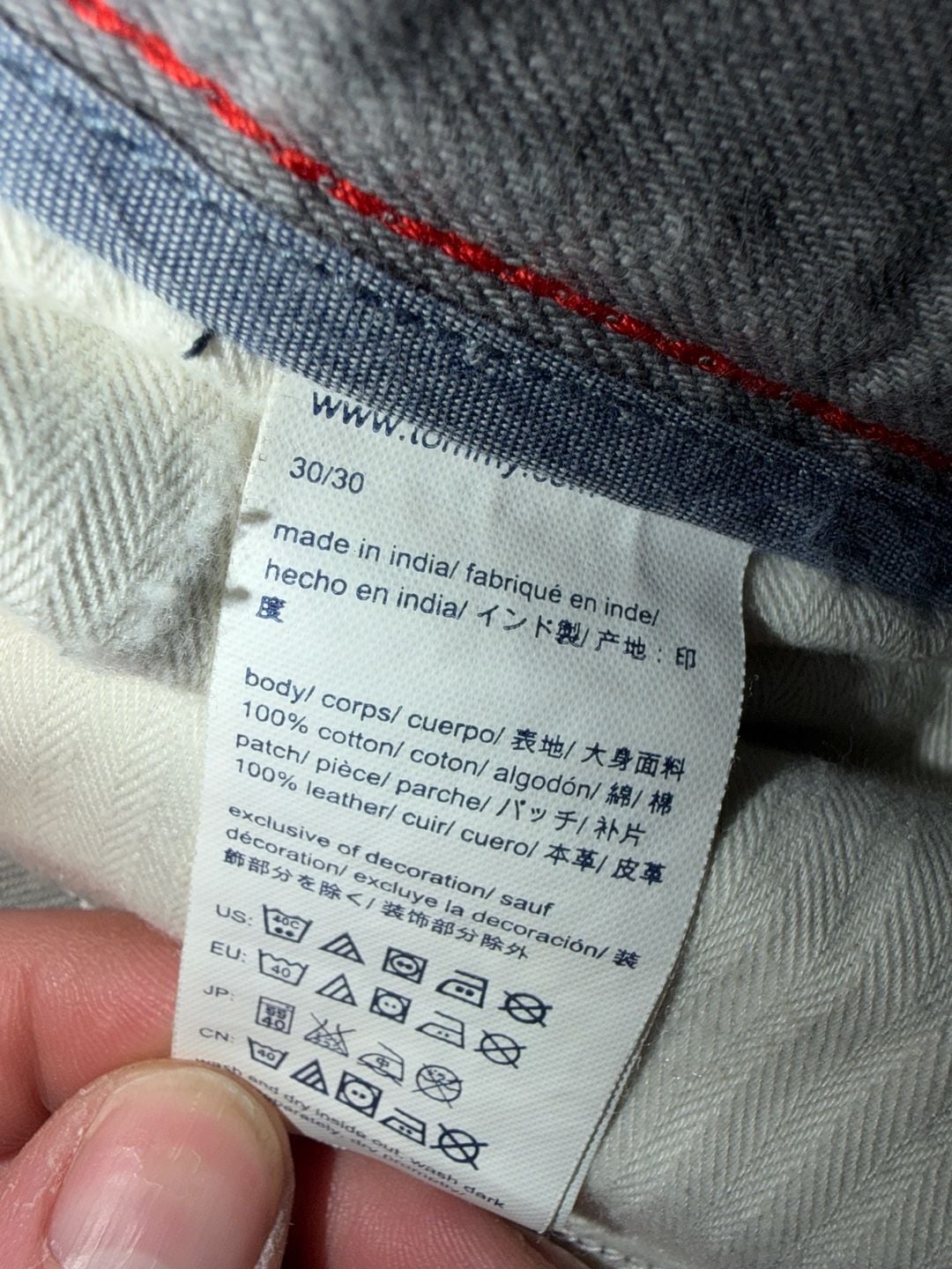 Tommy Hilfiger Men's 30x30 Straight Fit Jeans Light Wash Gray Bleach 5