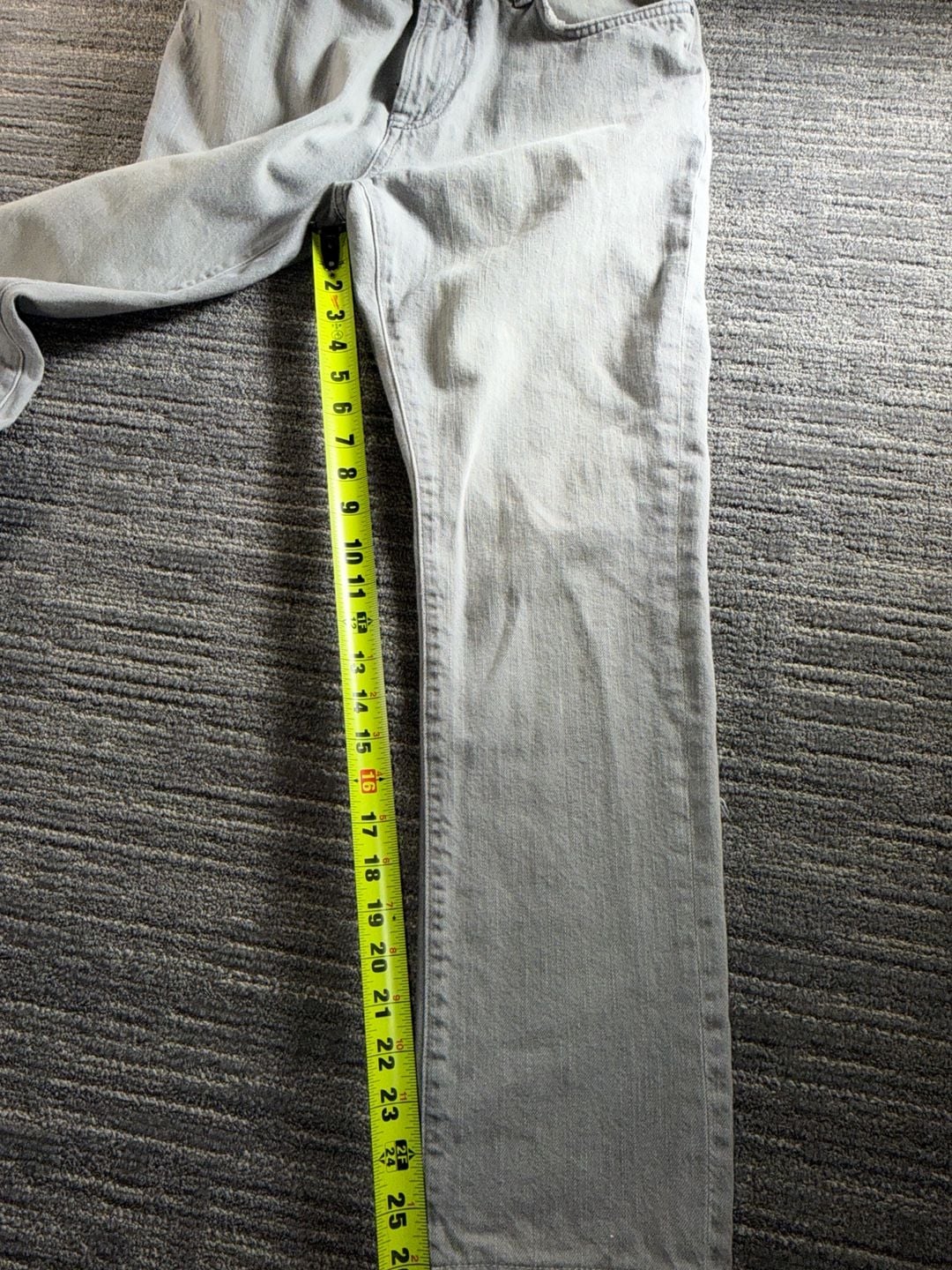 Tommy Hilfiger Men's 30x30 Straight Fit Jeans Light Wash Gray Bleach 6