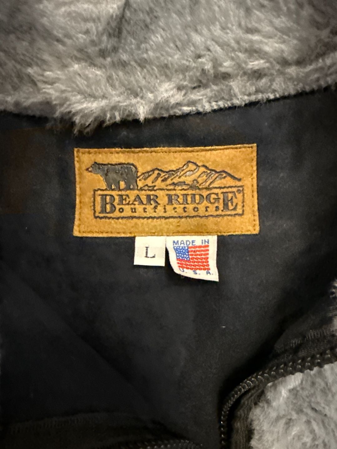 Vintage Bear Ridge Outfitters Grey Faux Fur Wolf & Paw Print Fleece Vest Made in USA Size Large 3