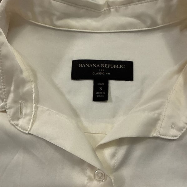 Banana Republic Classic Fit Petite White Satin Button Down Blouse