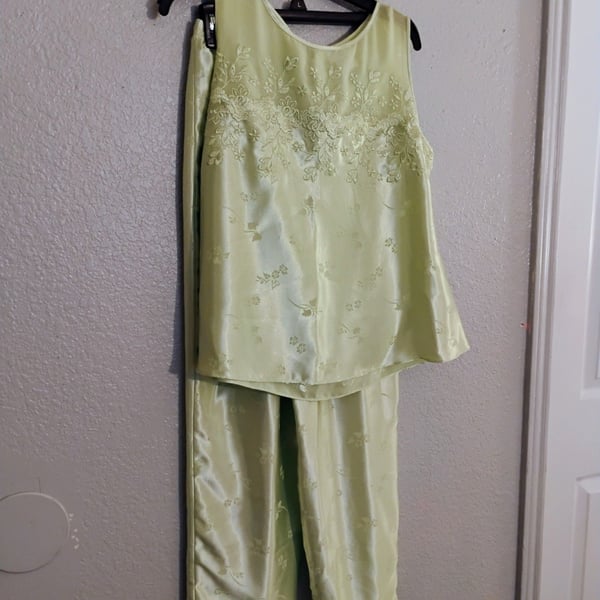Vintage Amanda Stewart Intimates Mint Green Floral Embroidered Pajama Set - Large