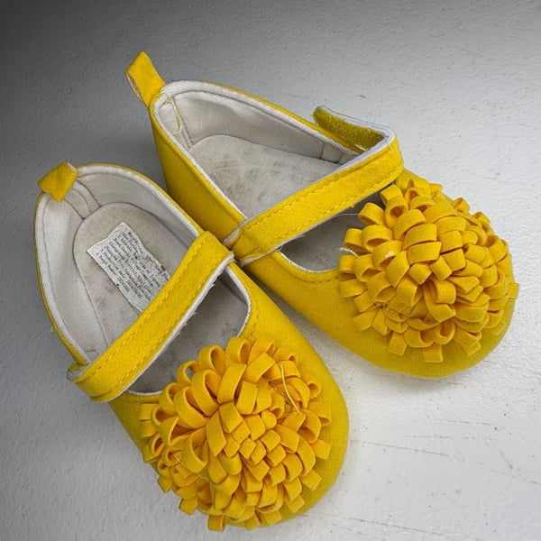 Launch Yellow Lulu Flower Pom Pom Baby Girl Flat Crib Shoes