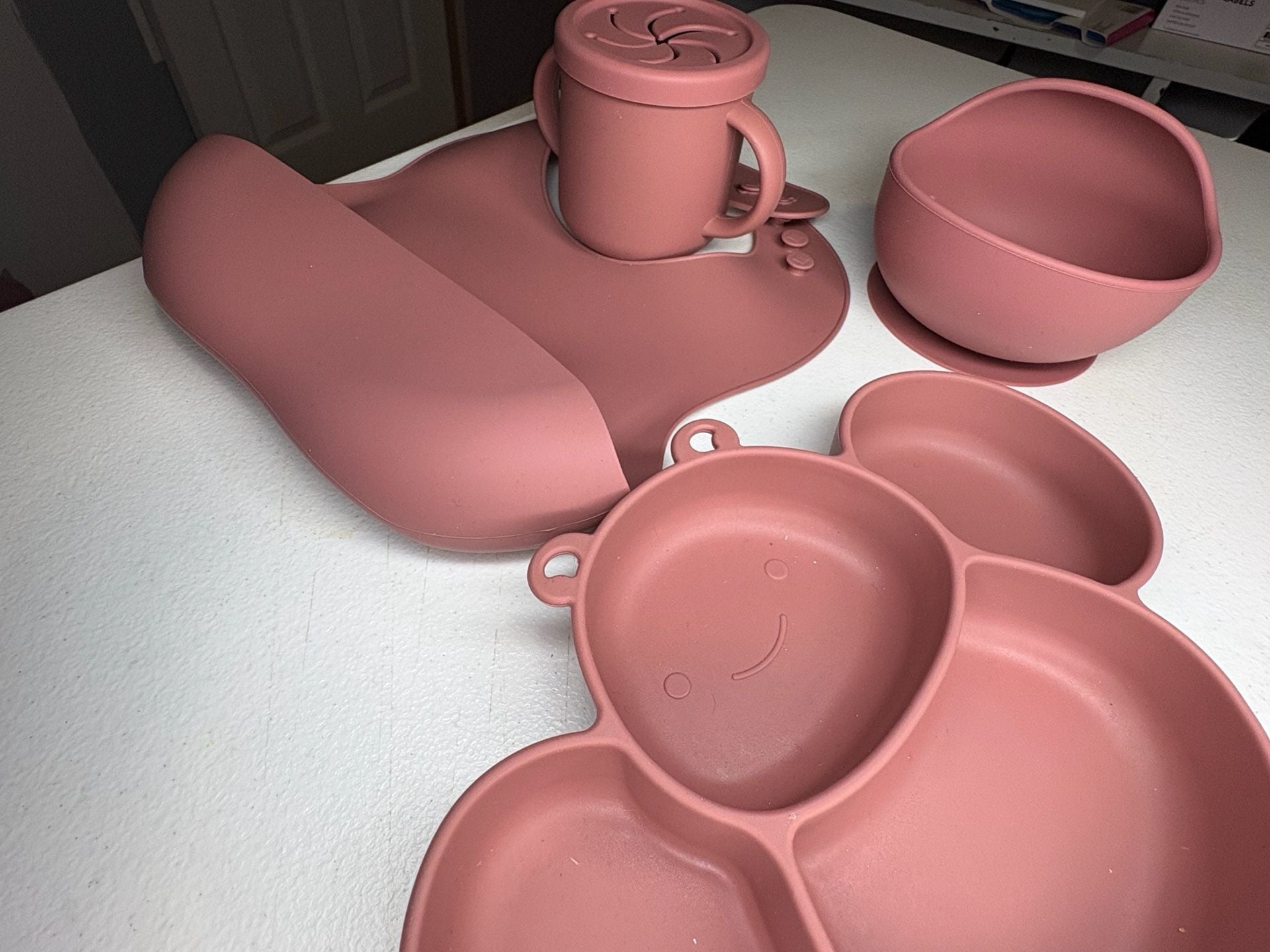 HippoBaby Silicone Baby Feeding Set with Bear Divided Plate, Suction Bowl, Bib and Snack Cup - Rose Quartz 3