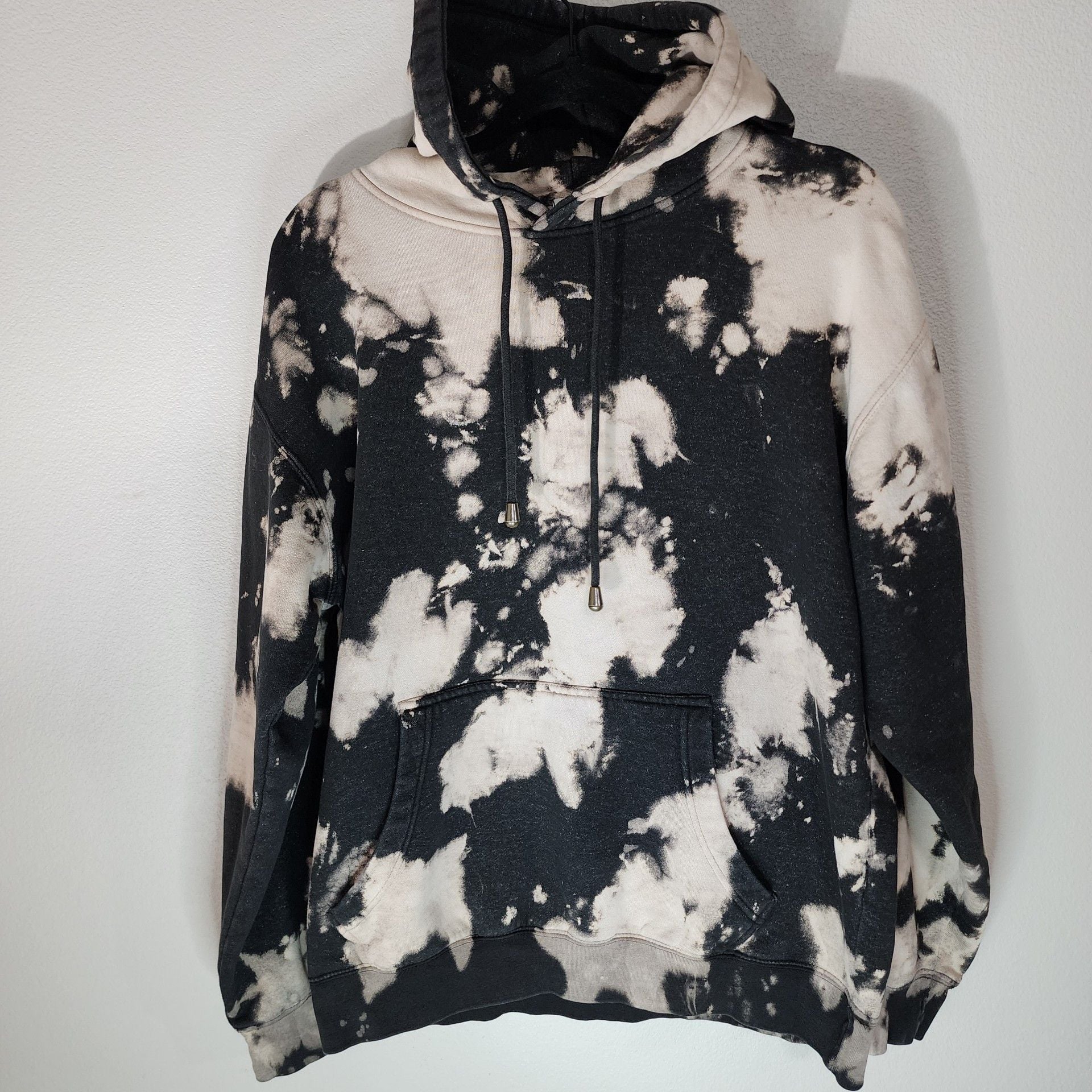GOLDSHEEP Black and White Bleach Splatter Tie Dye Pullover Hoodie Size Large 3