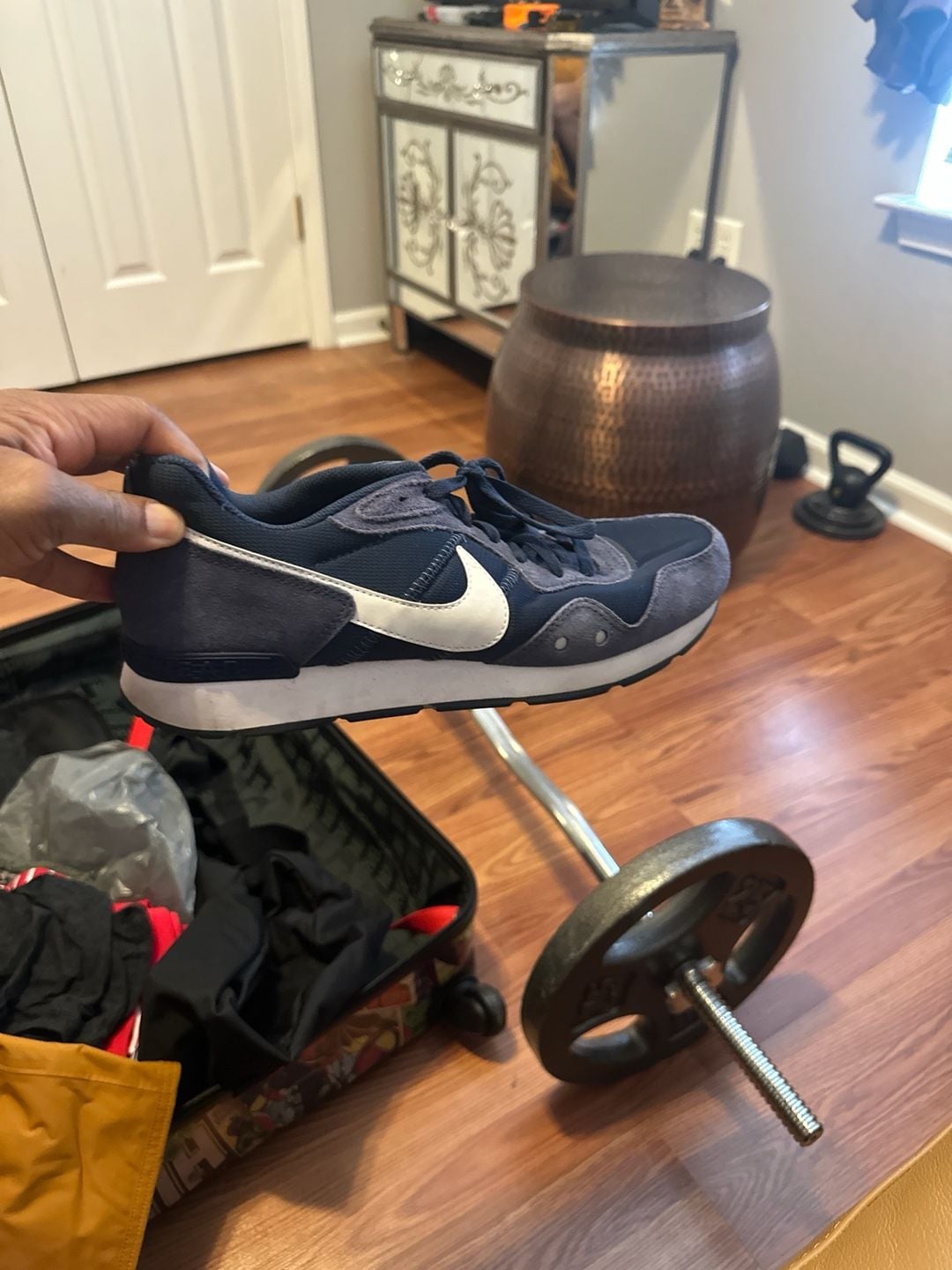 Nike Venture Runner Midnight Navy Shoes 2