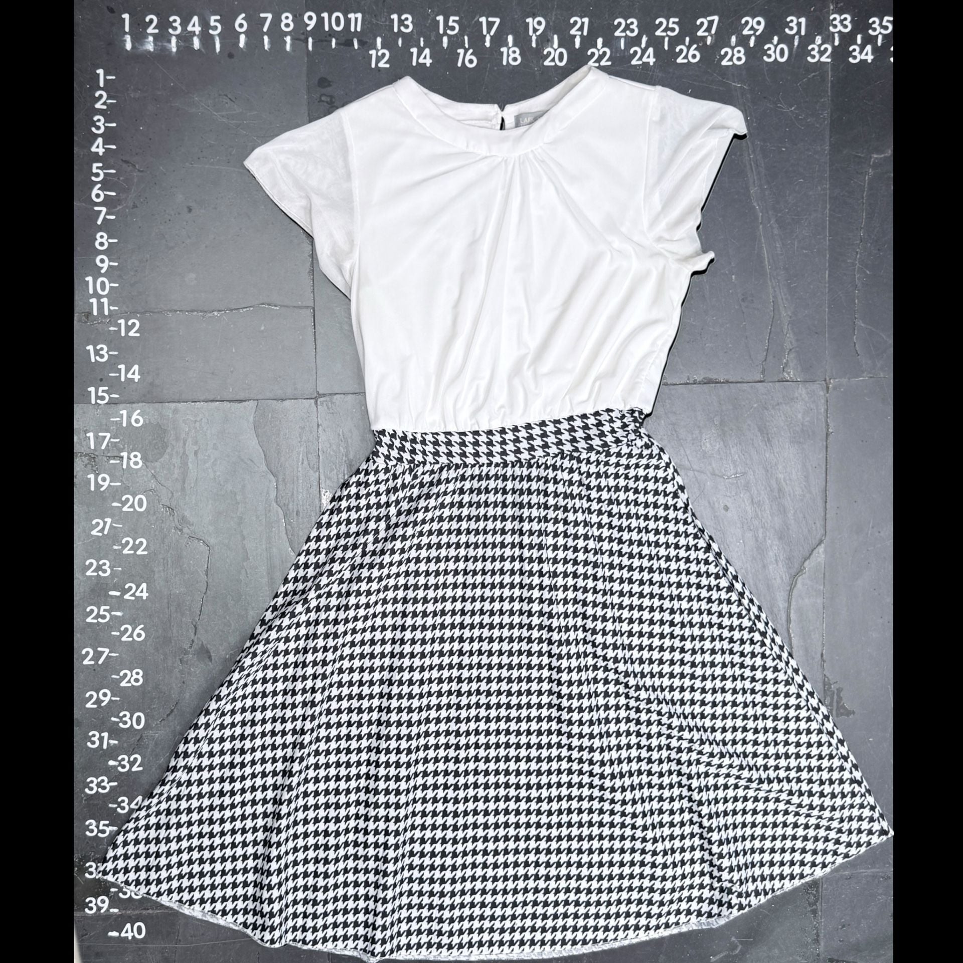 LARK + GREY White Short Sleeve Bodice Houndstooth Skater Dress 3