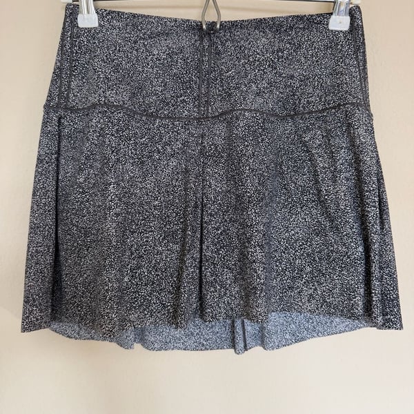 Lululemon Lost In Pace Skirt Sea Spray Alpine White Black Size 4