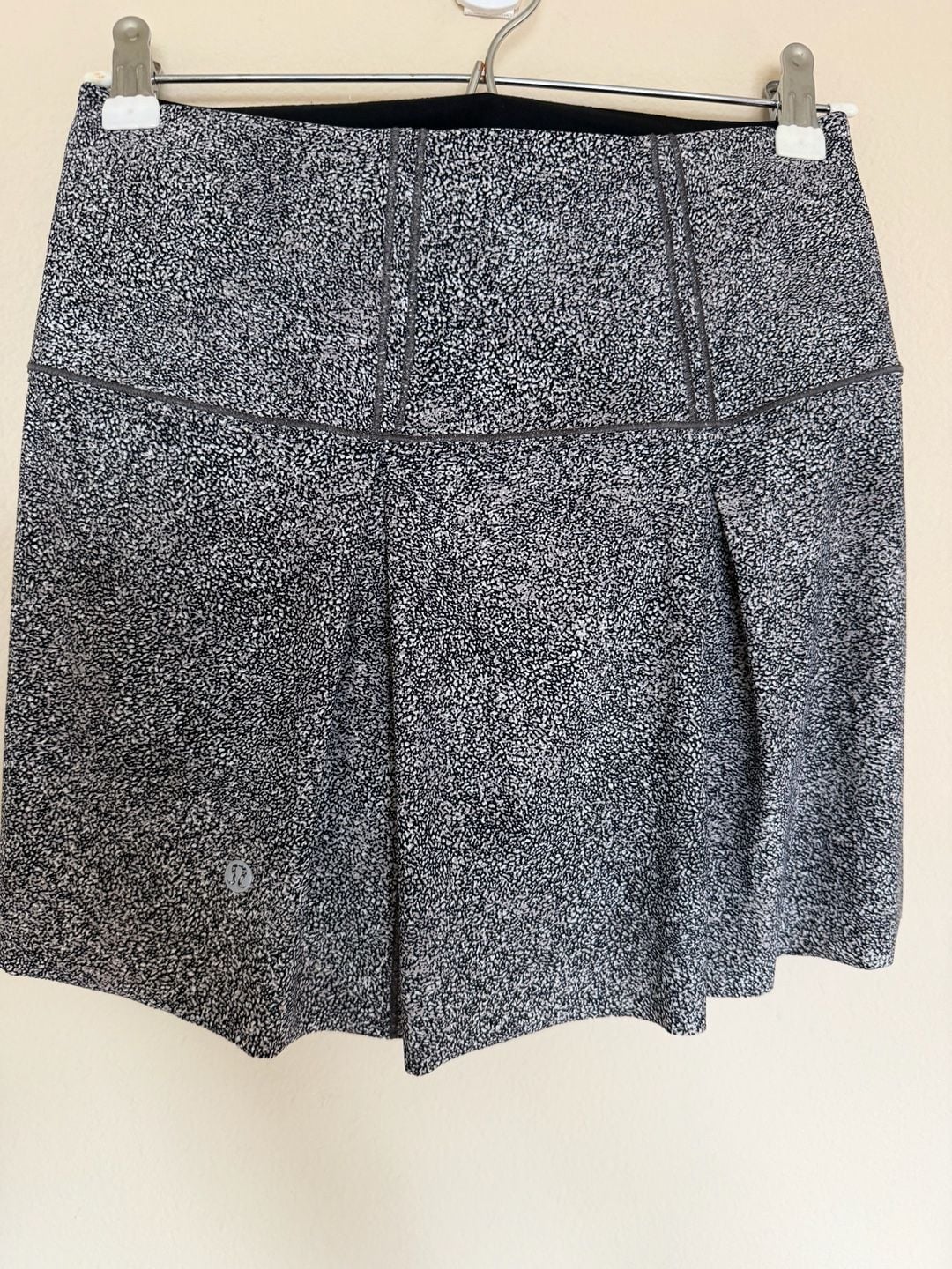 Lululemon Lost In Pace Skirt Sea Spray Alpine White Black Size 4 6