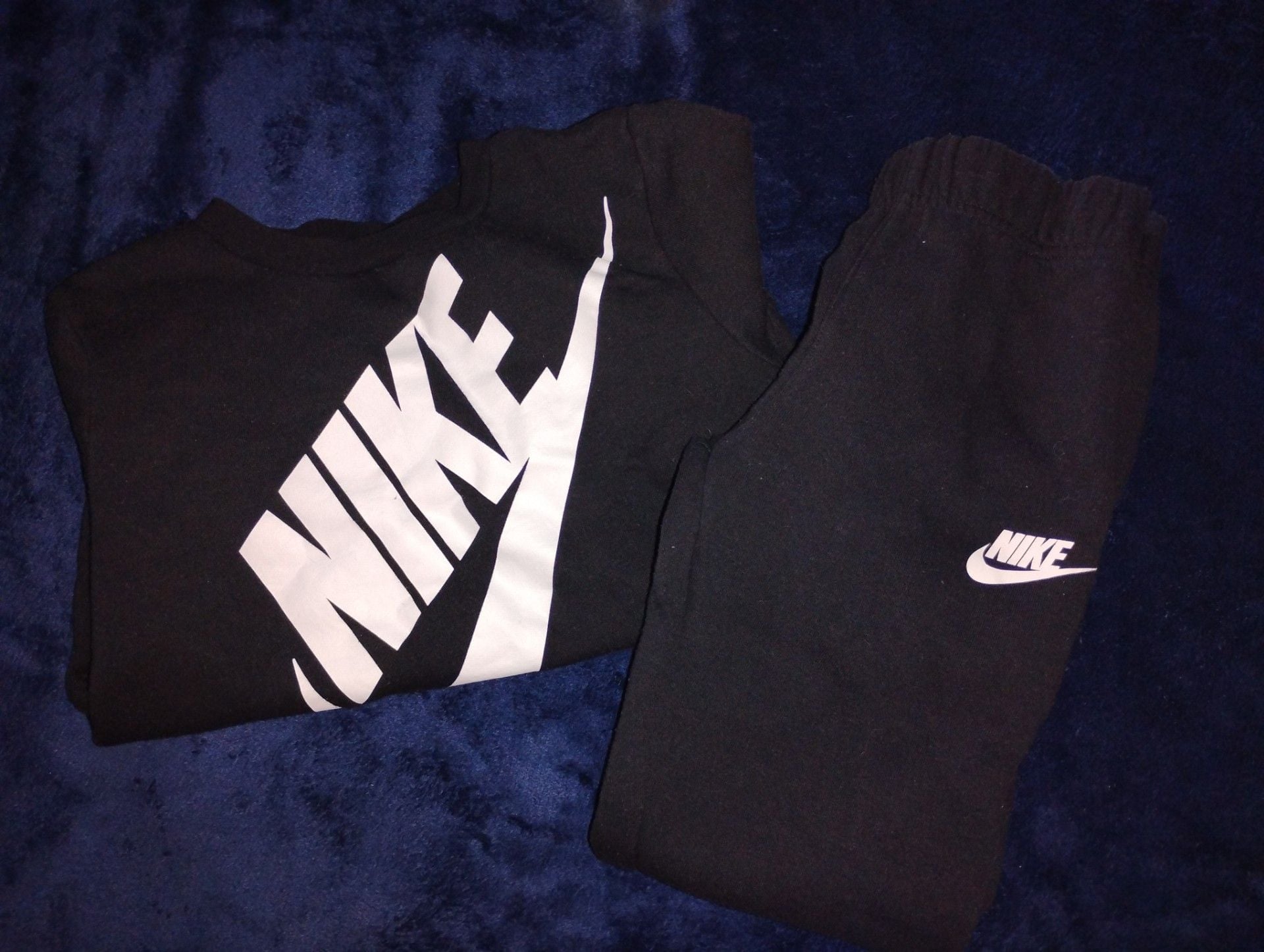 Nike Little Boys Sportswear Futura Crewneck and Fleece Pants Two-Piece Tracksuit Set Black Set 1