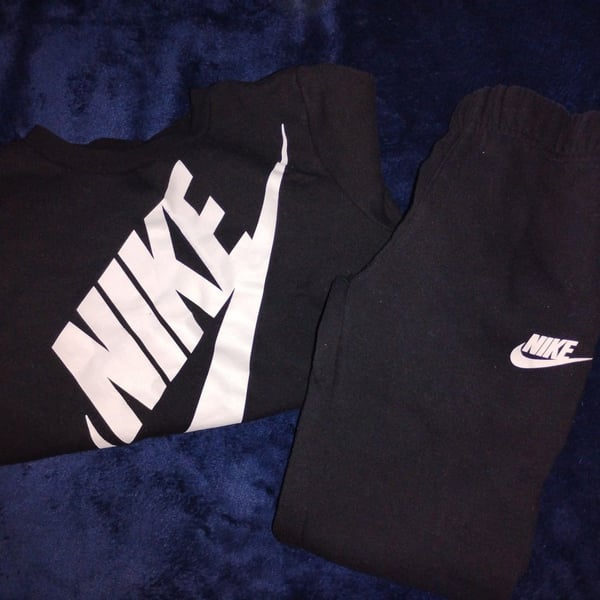 Nike Little Boys Sportswear Futura Crewneck and Fleece Pants Two-Piece Tracksuit Set Black Set