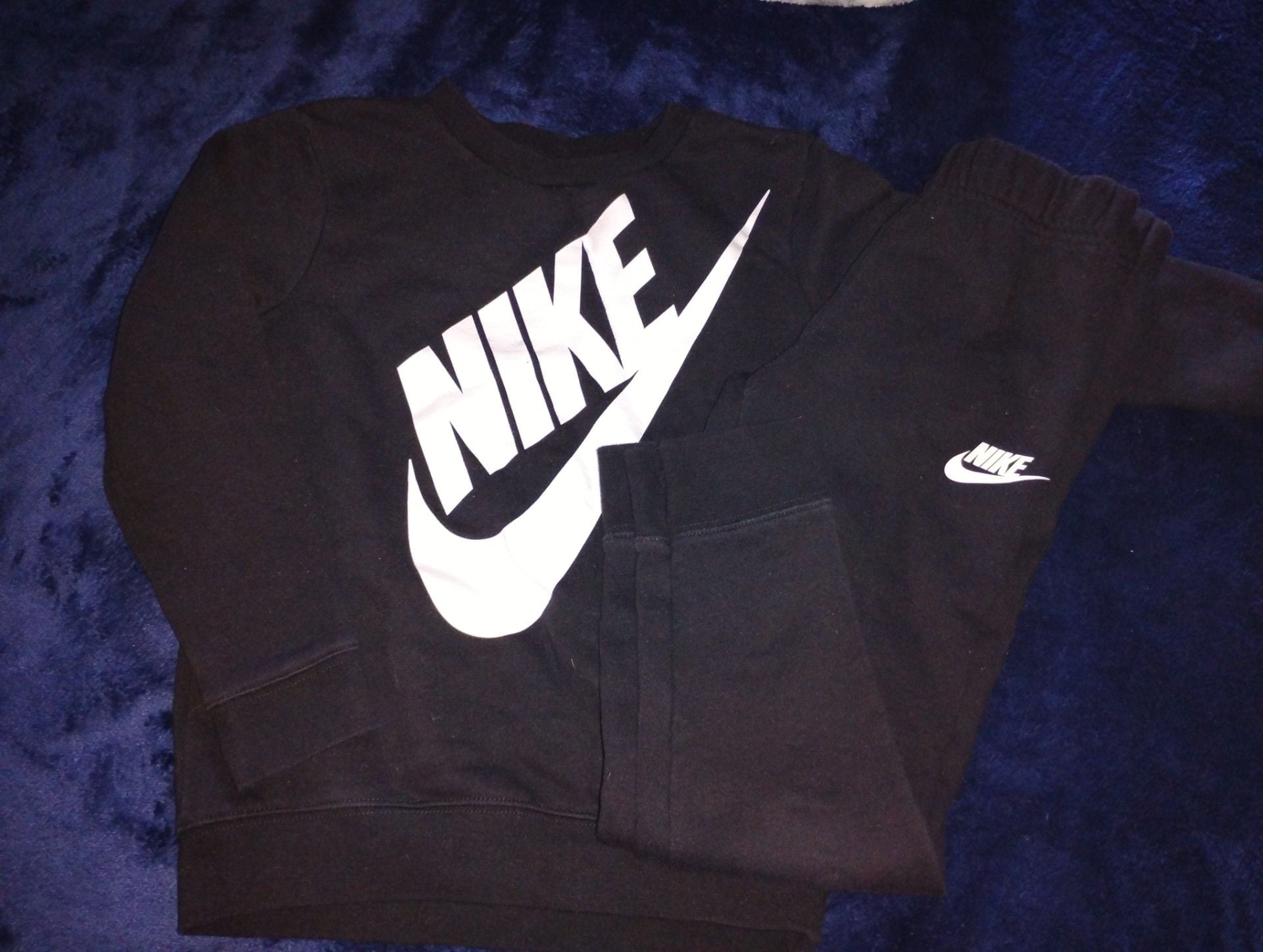 Nike Little Boys Sportswear Futura Crewneck and Fleece Pants Two-Piece Tracksuit Set Black Set 2