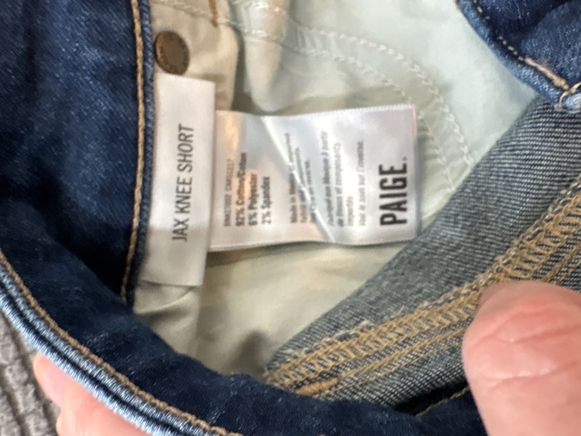PAIGE Jax Knee Short Cuffed Bermuda Denim Size 25 5