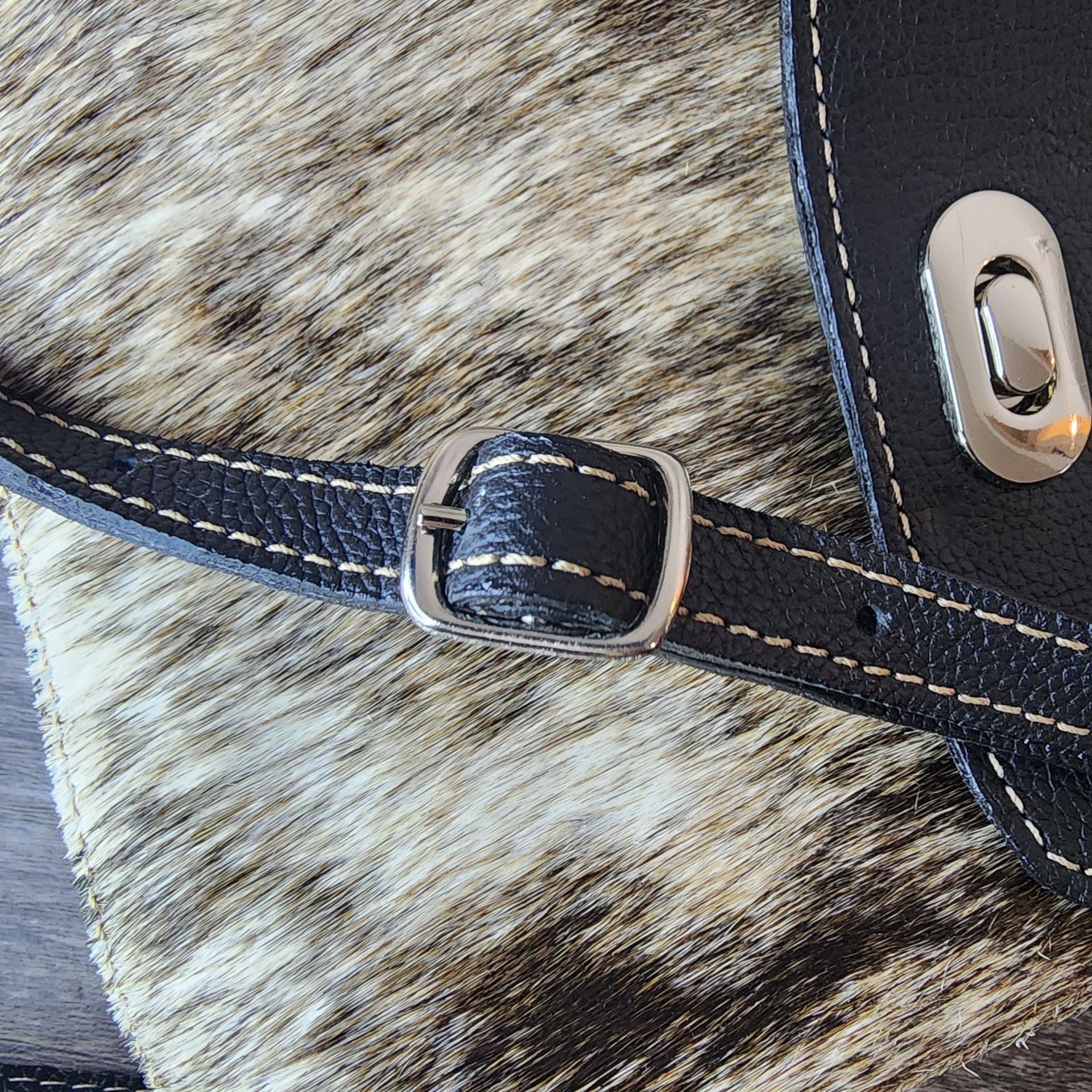 Small Brown and White Cowhide Hair-on-Hide Crossbody Purse 10