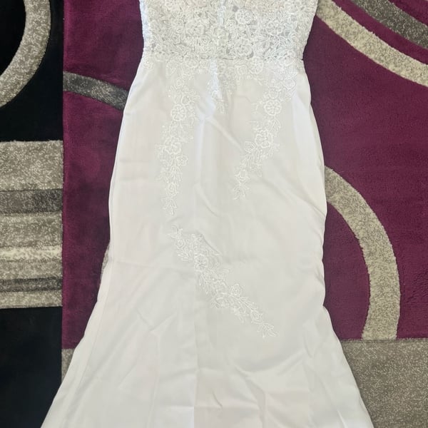 Essense of Australia Floral Embroidered Lace Wedding Gown