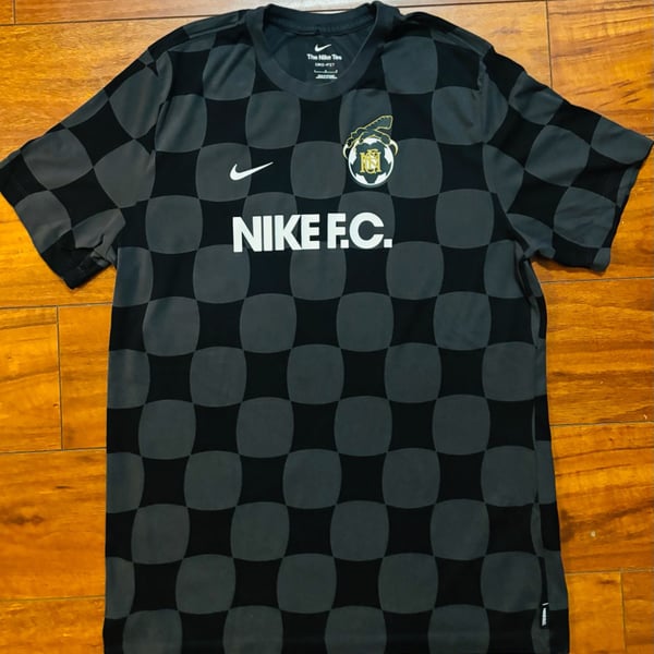 NWOT Nike F.C. Dri-FIT Checkerboard Graphic Soccer T-Shirt Anthracite Black sz L 